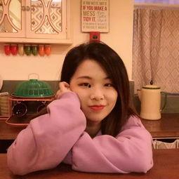 忘了吃瓜她进娱乐圈,意外踏入娱乐圈,开启璀璨星途